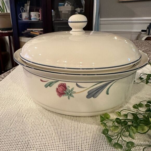 LENOX Poppies On Blue 2 Quart Covered Dish Casserole Serving Bowl - Picture 3 of 7